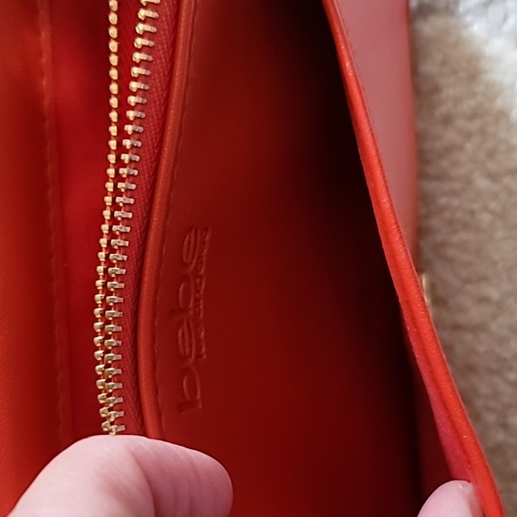 bebe sophia crossbody purse coral front flap w magnetic closure detachable strap - Picture 3 of 11